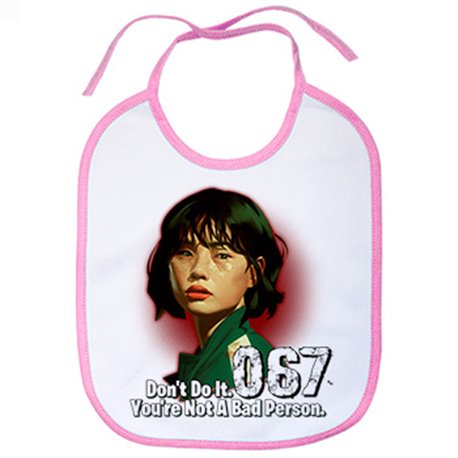 Babero ilustración de la chica jugadora número 067 del calamar