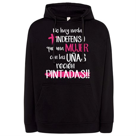 Sudadera frase mujer con las uñas recién pintadas